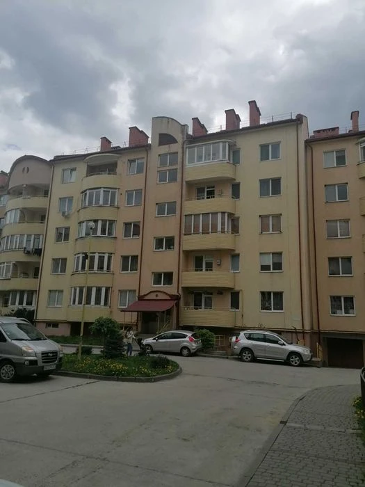 Продаж 4-к. дворівневої квартири (189,5м.кв.) + паркомісце у