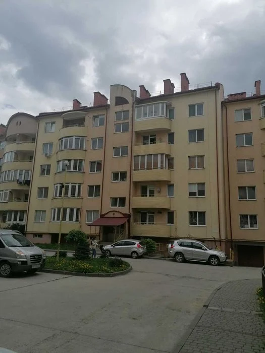 Продаж 4-к. дворівневої квартири (189,5м.кв.) + паркомісце у