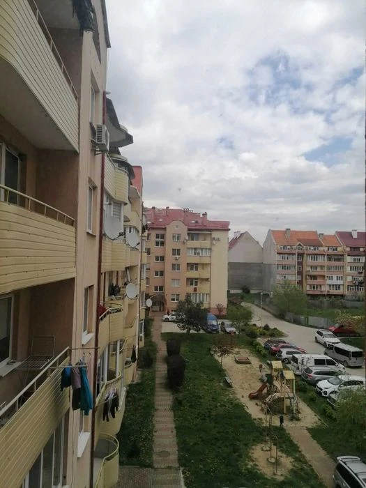 Продаж 4-к. дворівневої квартири (189,5м.кв.) + паркомісце у