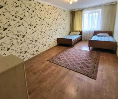 2х кімнатна на Виставці по вул.Перемоги, 2й поверх, 46м2, Га