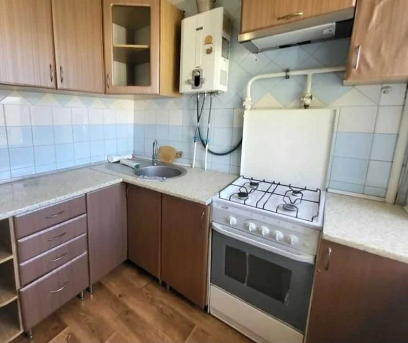 2х кімнатна на Виставці по вул.Перемоги, 2й поверх, 46м2, Га