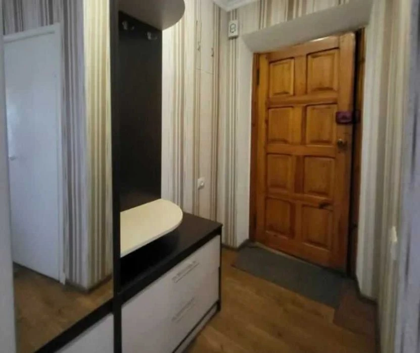 2х кімнатна на Виставці по вул.Перемоги, 2й поверх, 46м2, Га