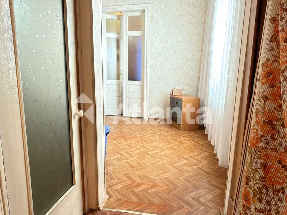 Квартира. Одеса, Середньофонтанська вул.