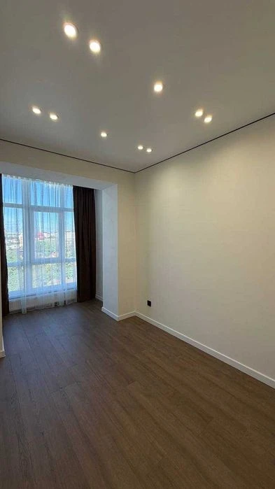 Продаж 2к квартири з сучасним ремонтом по вул.Височана ЖК Мі