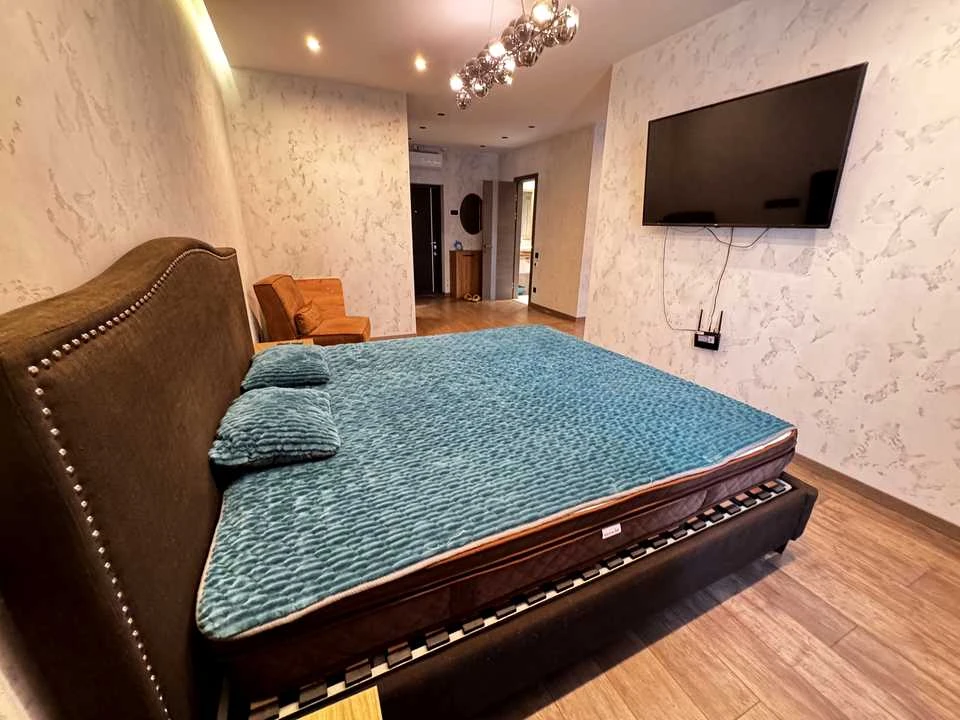 Квартира. Київ, Кахи Бендукідзе вул.