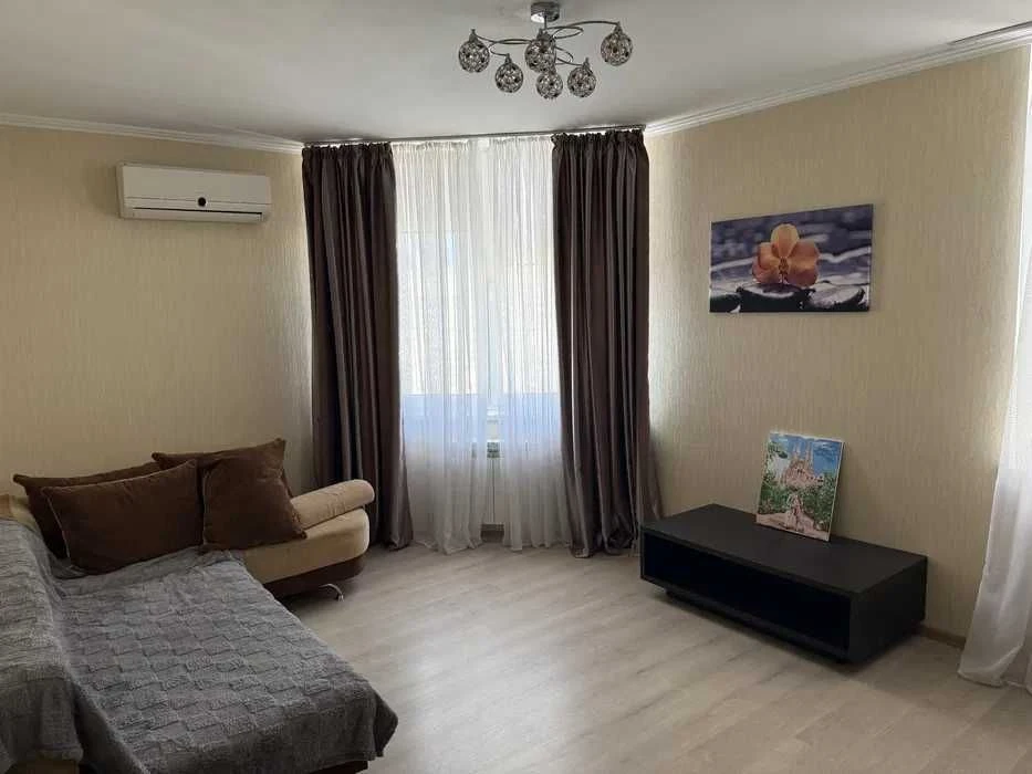 • Видова 2-кімнатна квартира 69,4 м² по вул. Олени Пчілки, 6