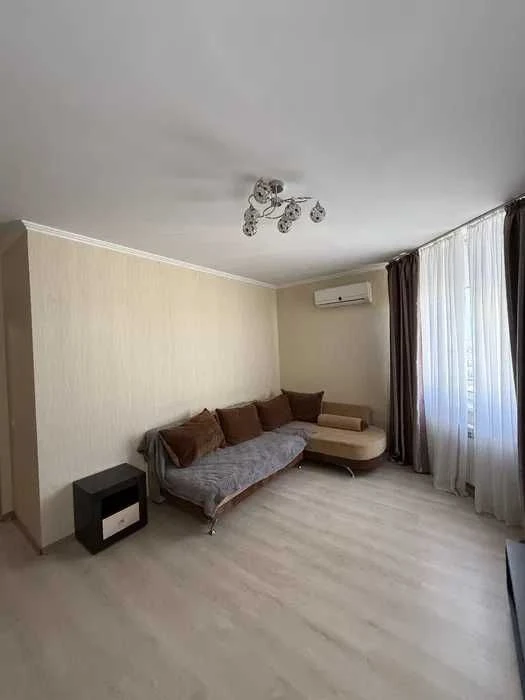 • Видова 2-кімнатна квартира 69,4 м² по вул. Олени Пчілки, 6