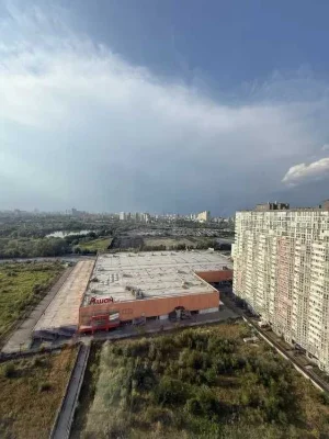 • Видова 2-кімнатна квартира 69,4 м² по вул. Олени Пчілки, 6
