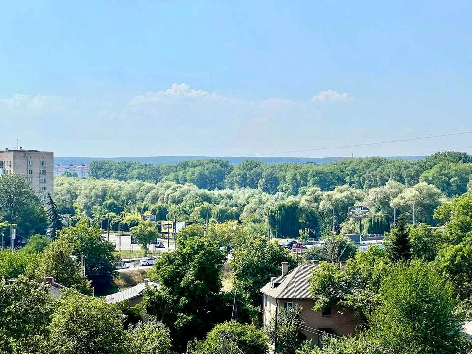Квартира. Івано-Франківськ, Княгинин вул., (Будинок 9)