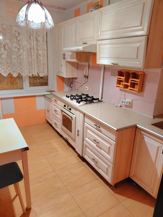 У продажу 2кімнатна квартира, Площа Перемоги, 2й поверх, рем