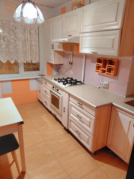 У продажу 2кімнатна квартира, Площа Перемоги, 2й поверх, рем
