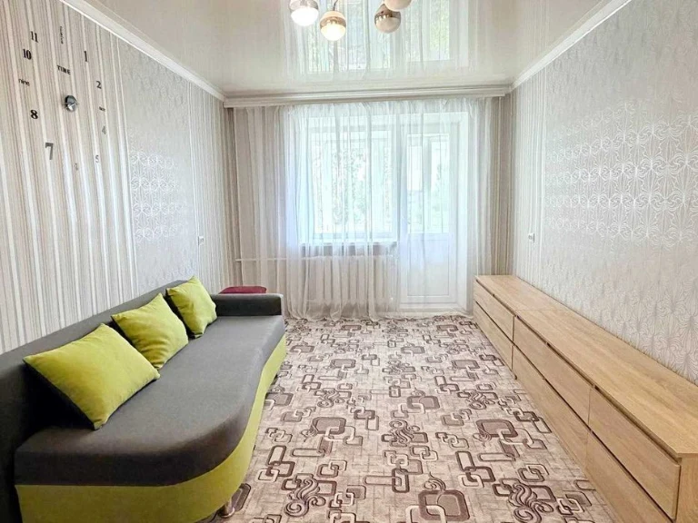 Продаж 1к квартири по проспекту Богоявленському.  Зупинка Ст