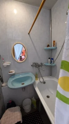 Затишний будинок з власним двором, садом та гаражем