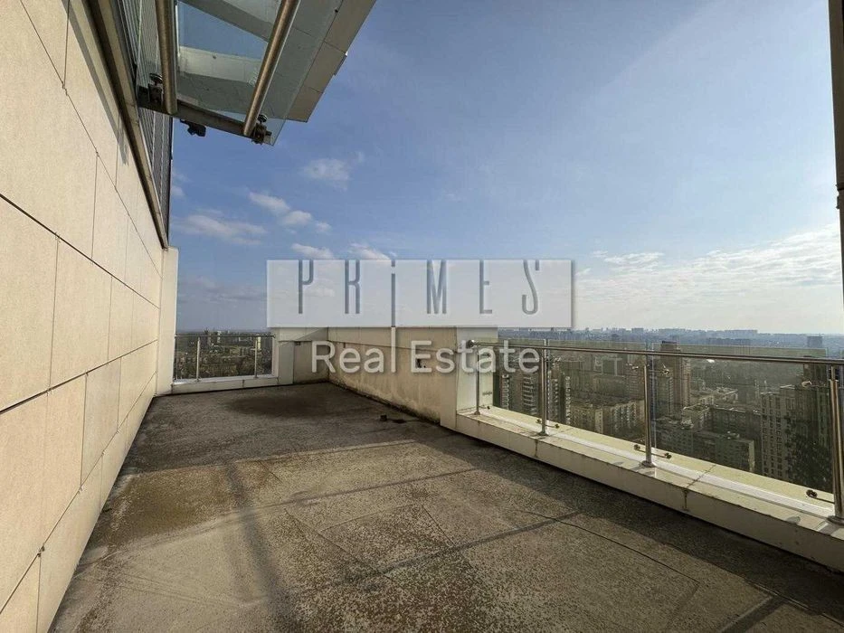 Sale of 5-room penthouse of 206 m2, Bulvar Fontanov residential complex, ul. Saperno