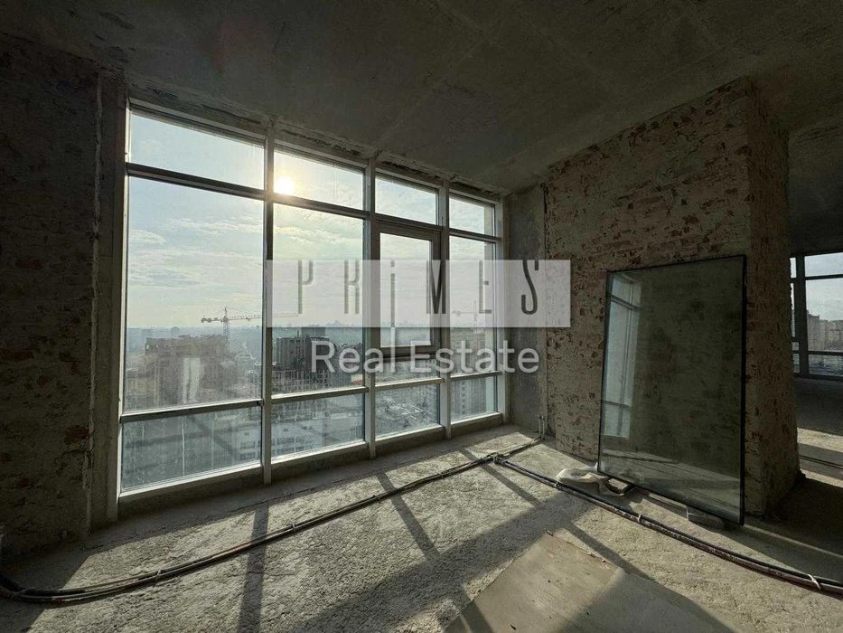 Sale of 5-room penthouse of 206 m2, Bulvar Fontanov residential complex, ul. Saperno