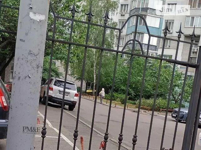 Довготривала оренда 3к квартири на просп. Валерія Лобановськ