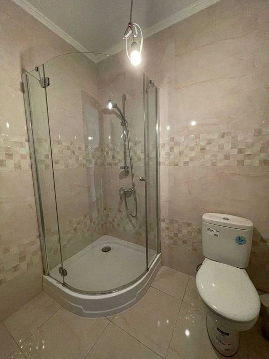 Продаж квартира 3 спальні вітальня кухня 2 санвузла гардероб