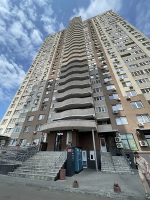 Двокімнатна квартира. Крушельницької 13. Метро Харківська