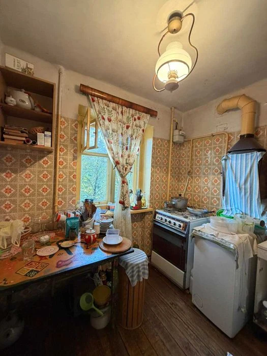 Продам квартиру на Щорса рядом Черемушки, Таврия Аэропортовс