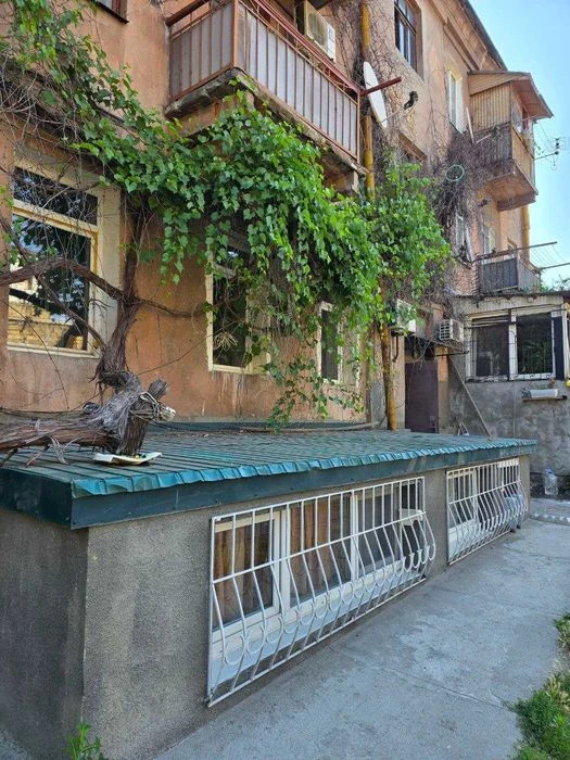 Двокімнатна квартира на вул.Болгарська, 40м