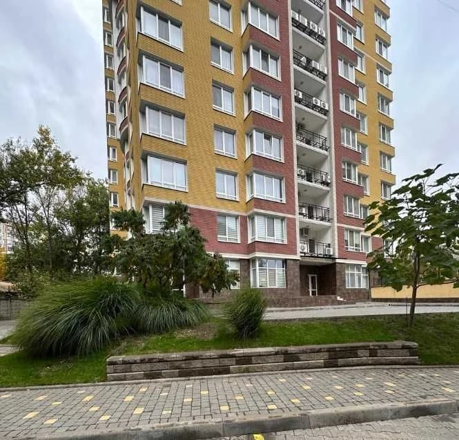 Продам просторную 1-комн. квартиру  в НОВОМ Комплексе "Сан-С
