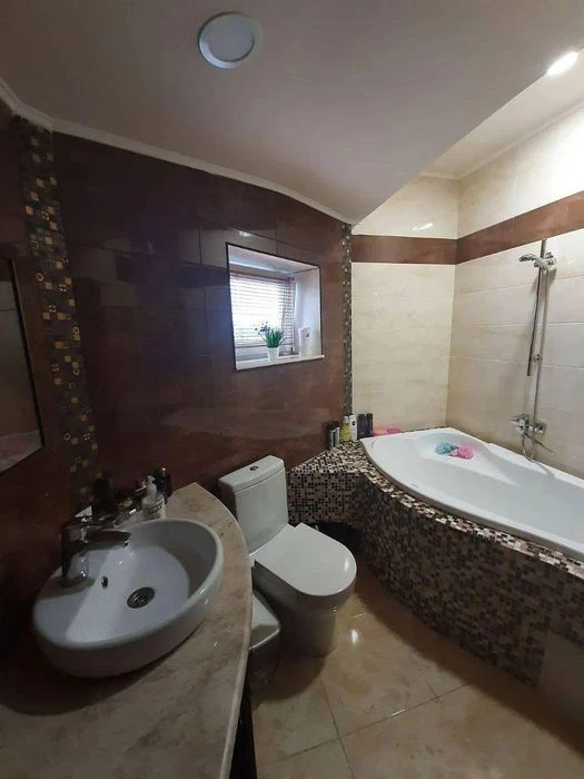 Будинок, Холодна гора, 113 м²