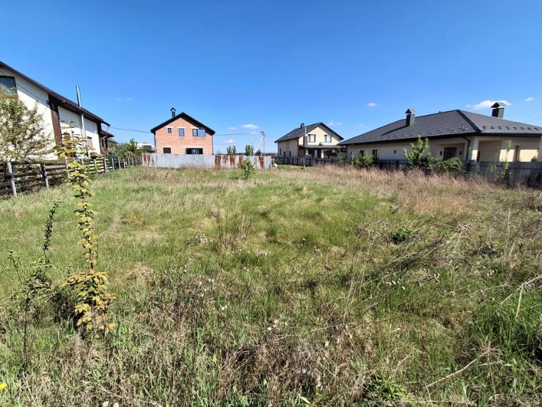 Продаж земельної ділянки в Шкуринцях