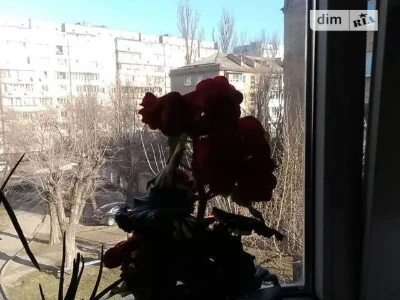 Здам в оренду кімнату на вул. Васильківська 21/18 довгострок