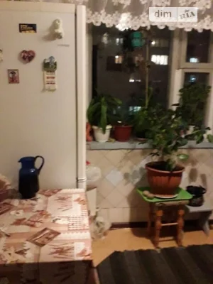 Здам в оренду кімнату на вул. Чистяківська 7 довгостроково •