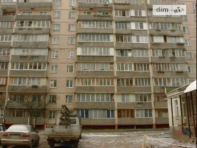 Здам в оренду кімнату на вул. Чистяківська 7 довгостроково •