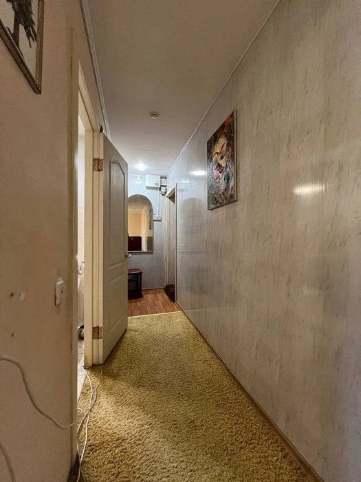 Mikhnovsky Blvd. (Druzhby Narodiv) Apartment 45m with renovation.