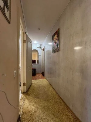 Mikhnovsky Blvd. (Druzhby Narodiv) Apartment 45m with renovation.