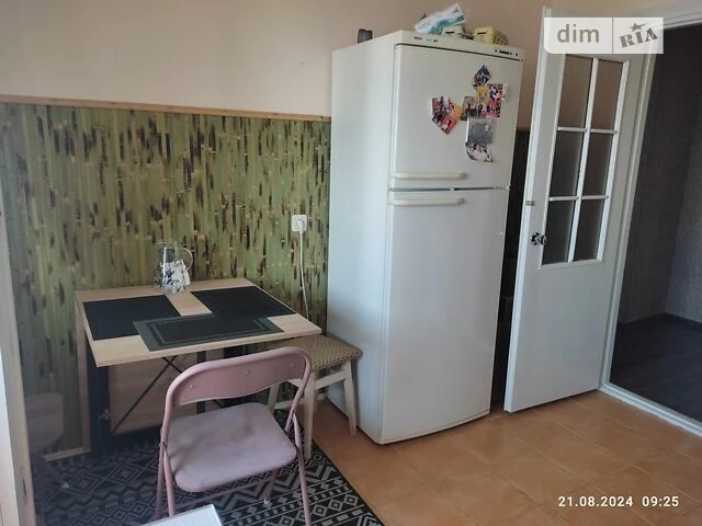 Довготривала оренда 2к квартири на вул. Лариси Руденко 21 •