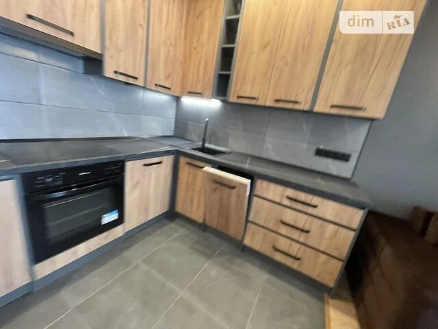 Продаж 3к квартири 61 кв. м на вул. Михайла Максимовича 26Г