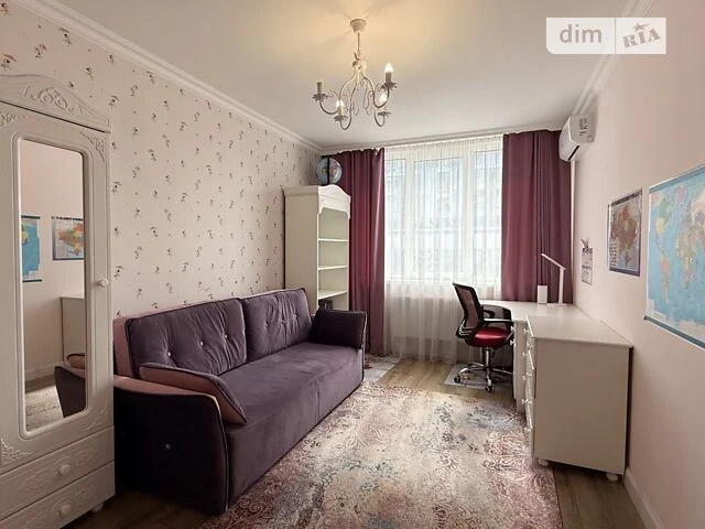 Продаж 4к квартири 112.8 кв. м на вул. Алімпія Галіка 75А •