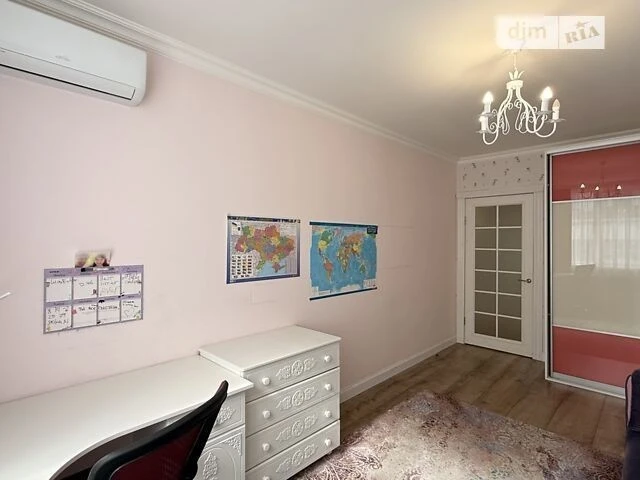 Продаж 4к квартири 112.8 кв. м на вул. Алімпія Галіка 75А •