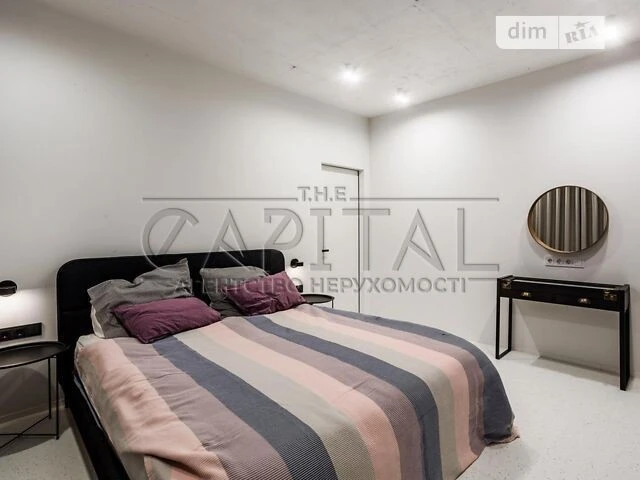 Продаж 3к квартири 81 кв. м на вул. пр-т Комарова Космонавта