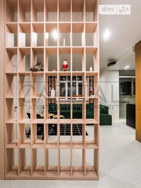 Продаж 3к квартири 81 кв. м на вул. пр-т Комарова Космонавта