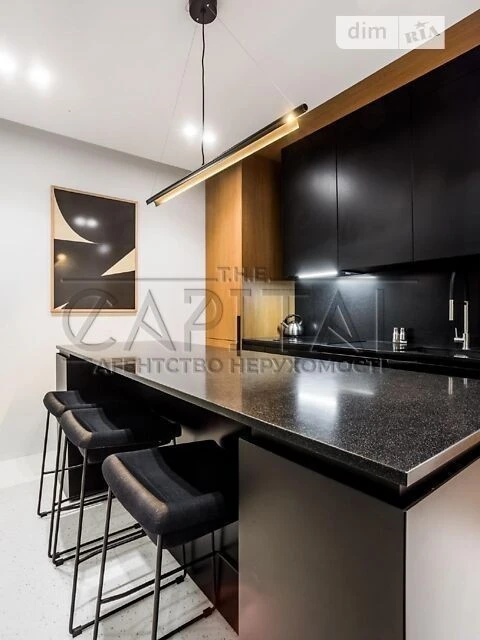 Продаж 3к квартири 81 кв. м на вул. пр-т Комарова Космонавта
