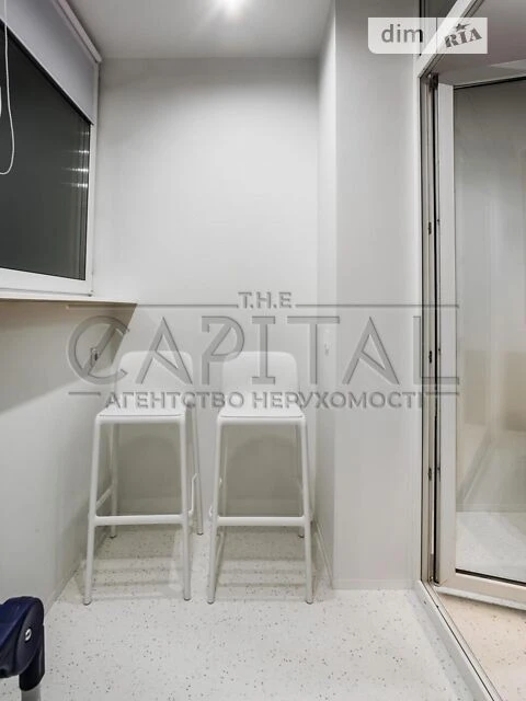 Продаж 3к квартири 81 кв. м на вул. пр-т Комарова Космонавта
