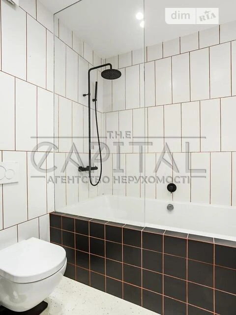 Продаж 3к квартири 81 кв. м на вул. пр-т Комарова Космонавта