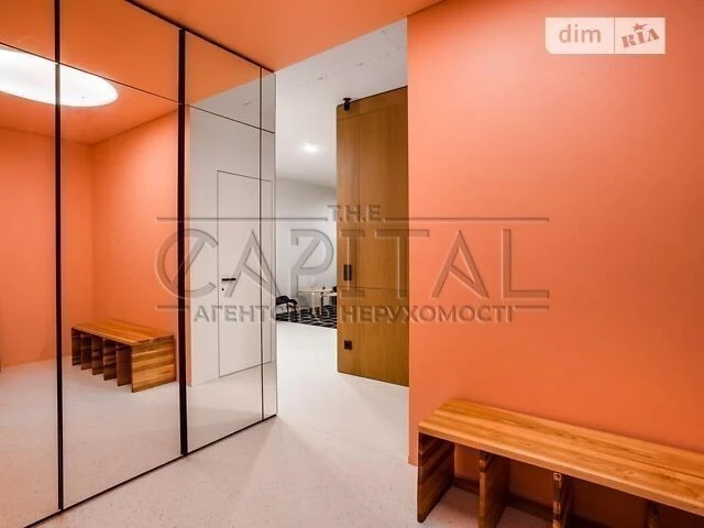 Продаж 3к квартири 81 кв. м на вул. пр-т Комарова Космонавта