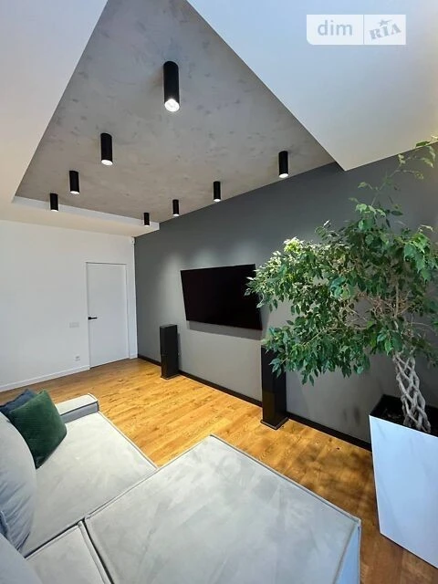 Продаж 2к квартири 74 кв. м на вул. Регенераторна 4 корпус 1