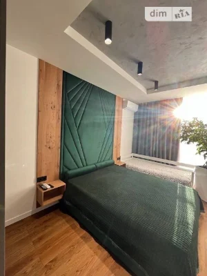 Продаж 2к квартири 74 кв. м на вул. Регенераторна 4 корпус 1