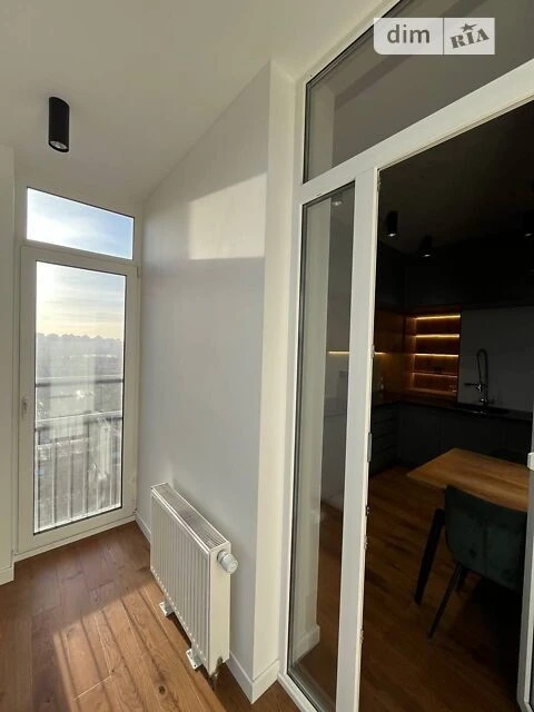 Продаж 2к квартири 74 кв. м на вул. Регенераторна 4 корпус 1