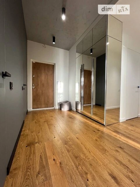 Продаж 2к квартири 74 кв. м на вул. Регенераторна 4 корпус 1