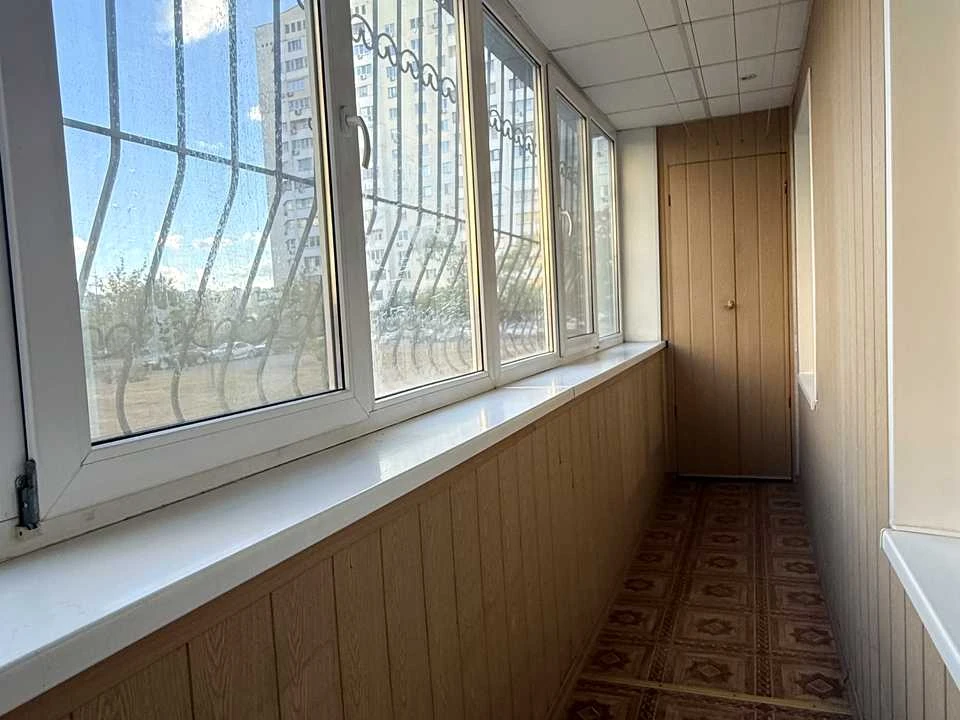 Квартира. Київ, Драгоманова вул.