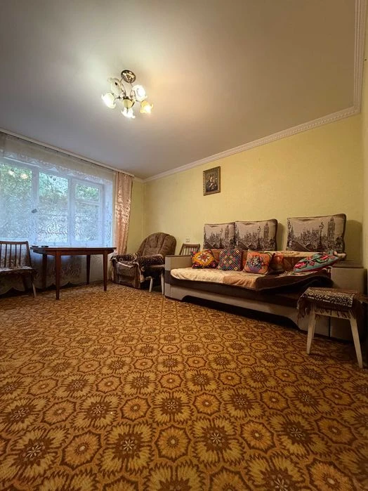 Продаж 1 кім. квартири по вул. Пасічна (біля парку) БЕЗ комі