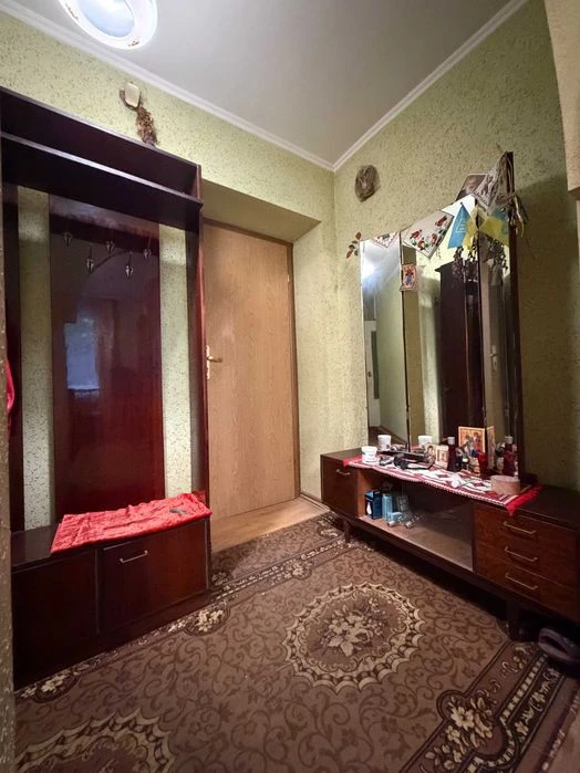 Продаж 1 кім. квартири по вул. Пасічна (біля парку) БЕЗ комі