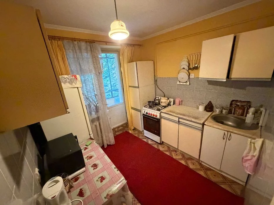 Продаж 1 кім. квартири по вул. Пасічна (біля парку) БЕЗ комі